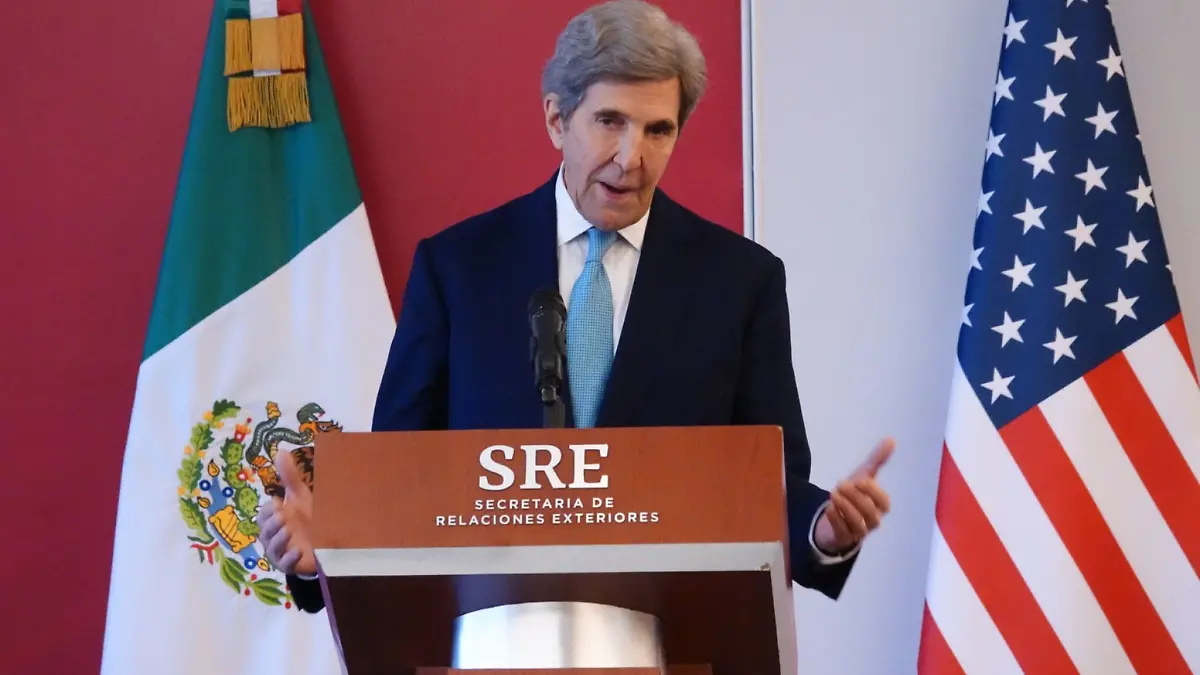 AMLO recibirá a John Kerry para discutir la política energética del país